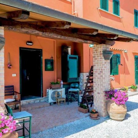 La Locanda Di Andrea Il Pescatore Bed & Breakfast Borgo Montenero Exterior foto